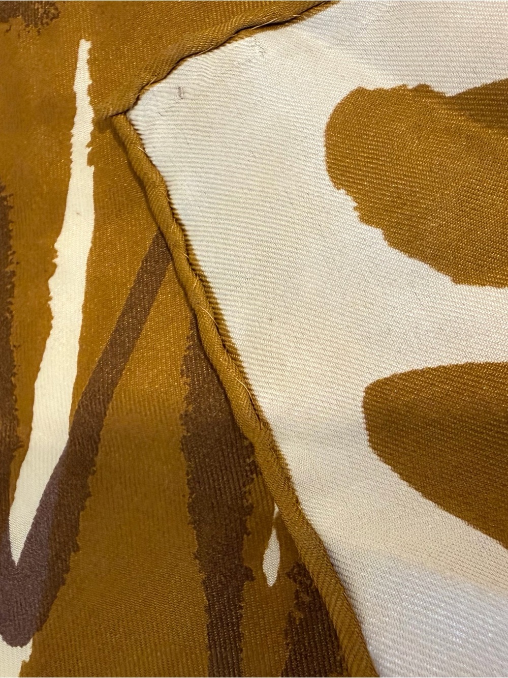 Set of Three Patterned Scarves - Mustard, Burgundy, Royal Blue Vera Neumann - Picture 4 of 16